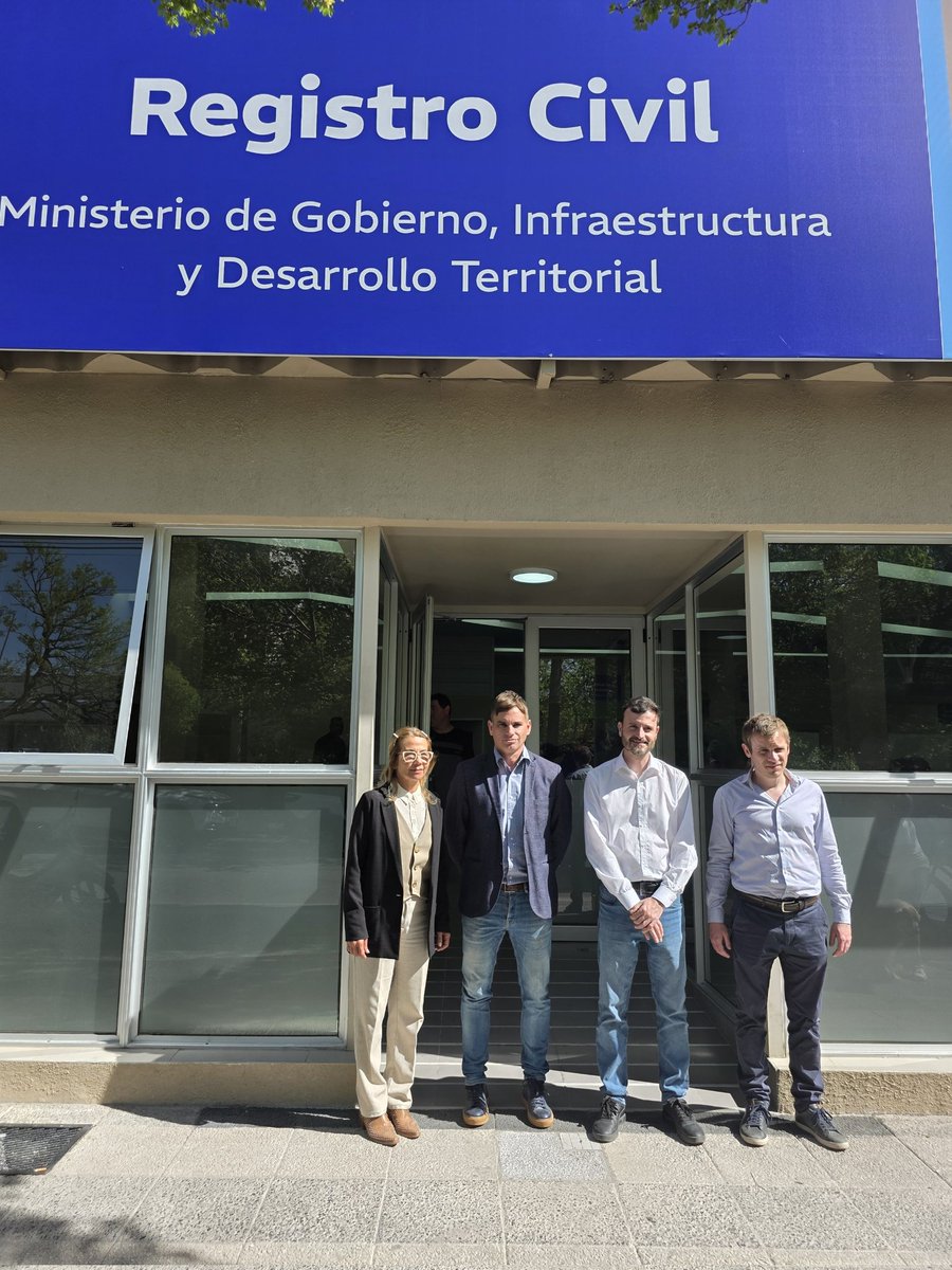 En San Rafael, junto a @leoyapurmza y <a href="/FranMondotte/">Fran Mondotte</a> estuvimos  acompañando al programa "La Provincia en tu Barrio"
Luego recorrimos las instalaciones del nuevo Centro Cívico,  un edificio moderno donde mas de 2000 Sanrafaelinos realizan sus tramites mensualmente.
