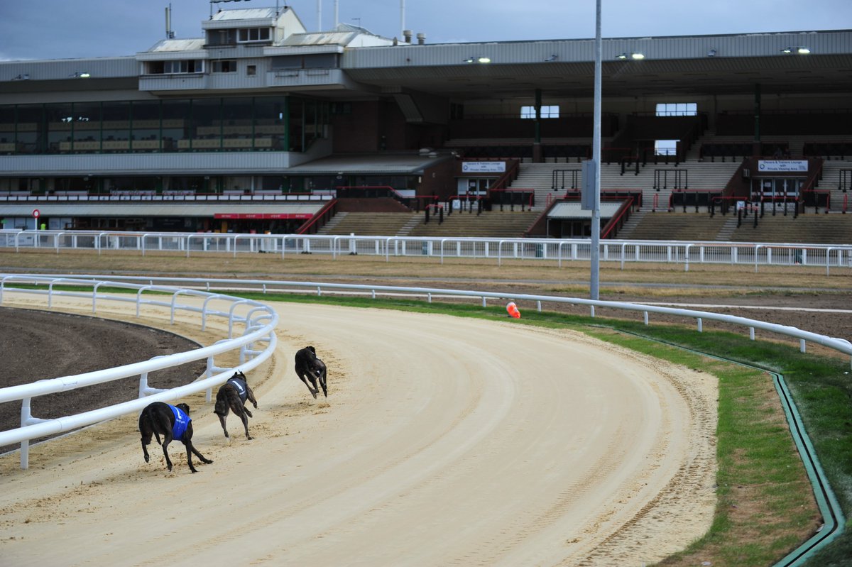 ALL SET ✅

Tomorrow, we open our doors to the public for the first time 🙌

And we can't wait to welcome you trackside 🤩

Everything you need to know about our launch fixture tomorrow night 👇

🔗 dunstallpark-greyhounds.co.uk/news/racing/du…

#DunstallPark 🐾