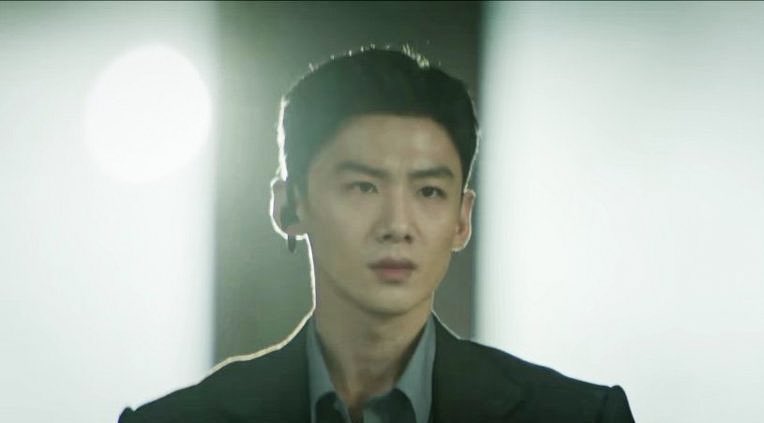 just bai jingting serving insane face card as detective ding qi in mobius

#Mobius #BaiJingting