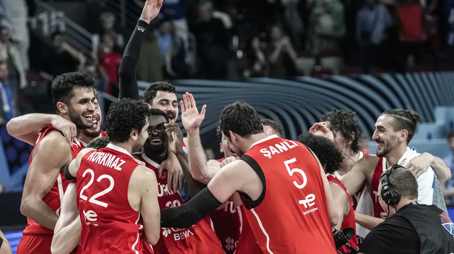 12 Dev Adam'dan büyük sıçrama: 15 sıra birden yükseldi

ntvspor.net/basketbol/12-d…

Foto: AA