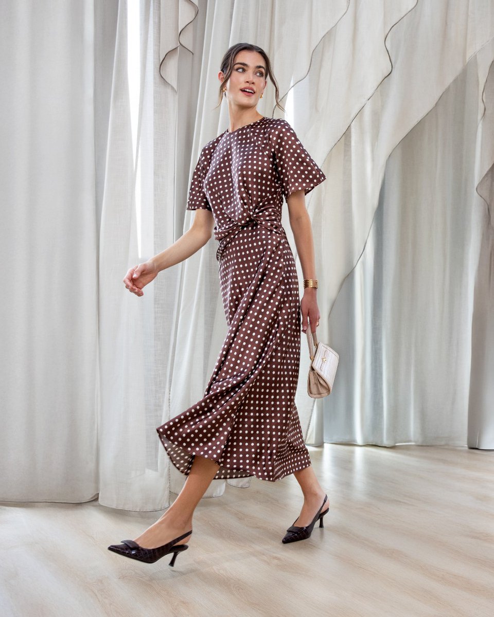 maxfashionMENA's tweet image. Who needs a plus-one when you’ve got spots that steal the spotlight?

 #MaxFashion #FallStyle #FallWardrobe #SeasonOfStyle #EffortlessChic #OOTDFall #LuxuryLooks