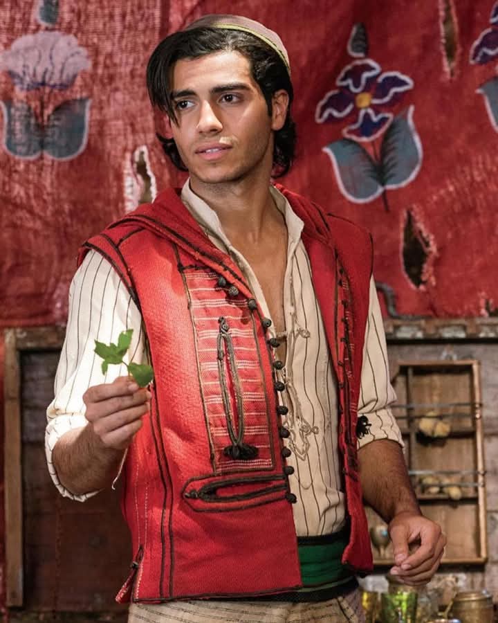 barbaravitali2's tweet photo. Happy Birthday to #MenaMassoud September 17,1991 #The99 #Aladdin #OpenHeart https://t.co/YTe2ufTCdu