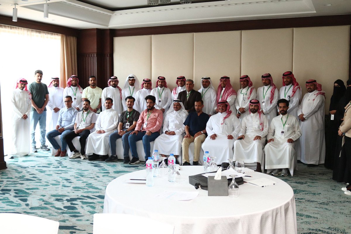 #جامعة_المجمعة
#الادارة_العامة_للموارد_البشرية

اختتمت جامعة المجمعة ممثلةً في الإدارة العامة للموارد البشرية برنامجها التدريبي الخارجي بورشتي العمل 
- تطبيق معايير الجودة 
- التدقيق الداخلي المستدام
وذلك ضمن جهود الجامعة لرفع كفاءة منسوبيها ودعم مستهدفات رؤية المملكة 2030