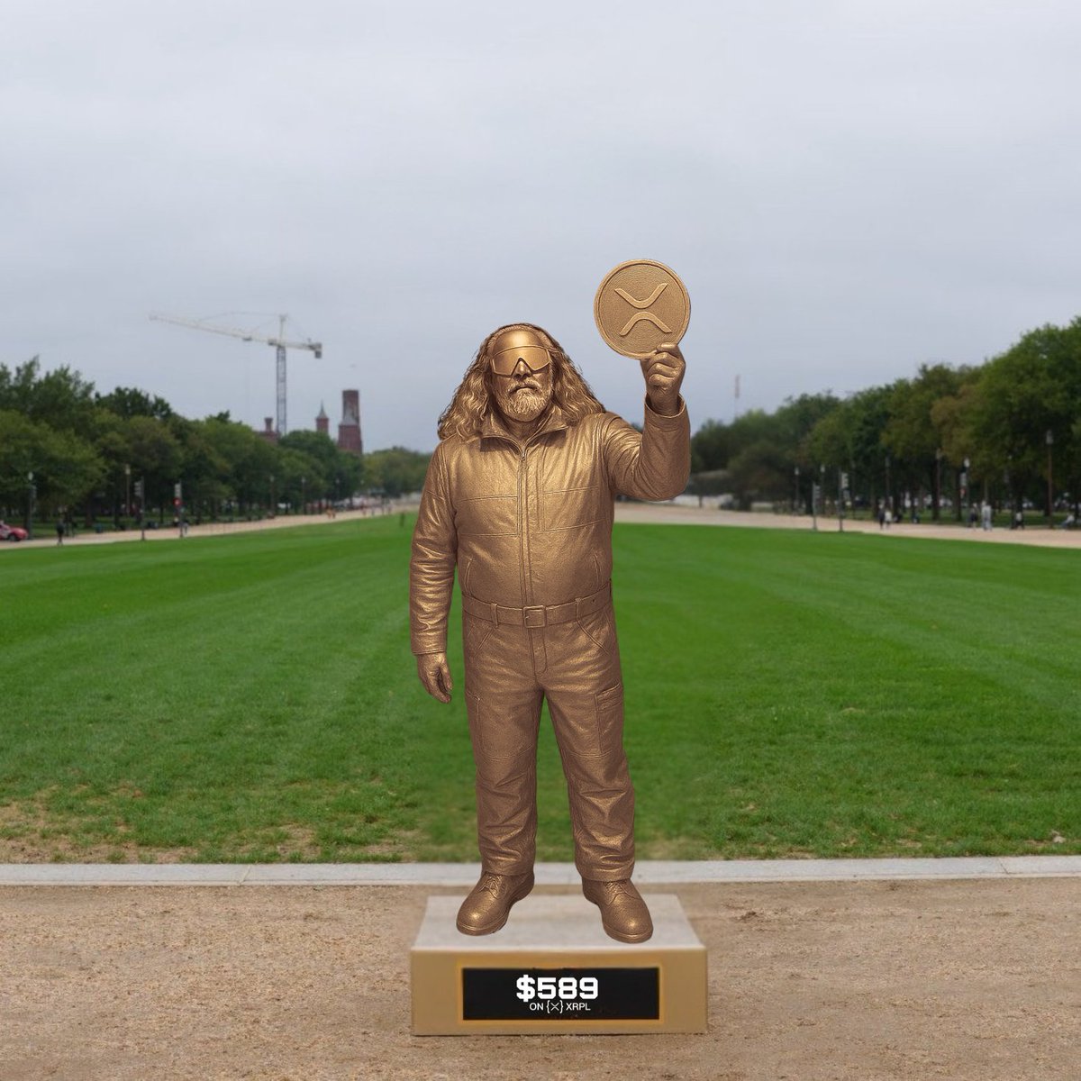 🚨 BREAKING 🚨

The Trump Bitcoin statue was replaced by an unknown individual. 

Witnesses say a bear was seen fleeing from the area. $XRP