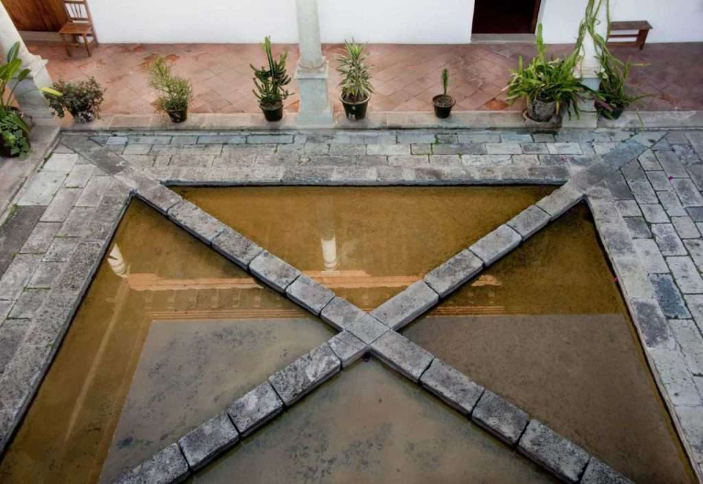 El <a href="/CFMAB/">Centro Fotográfico</a> cumplió 29 años.

🟢 Este espacio creado por Francisco Toledo se inauguró el 17 de septiembre de 1996.

🔗 Más en: tinyurl.com/ysa8yvb7