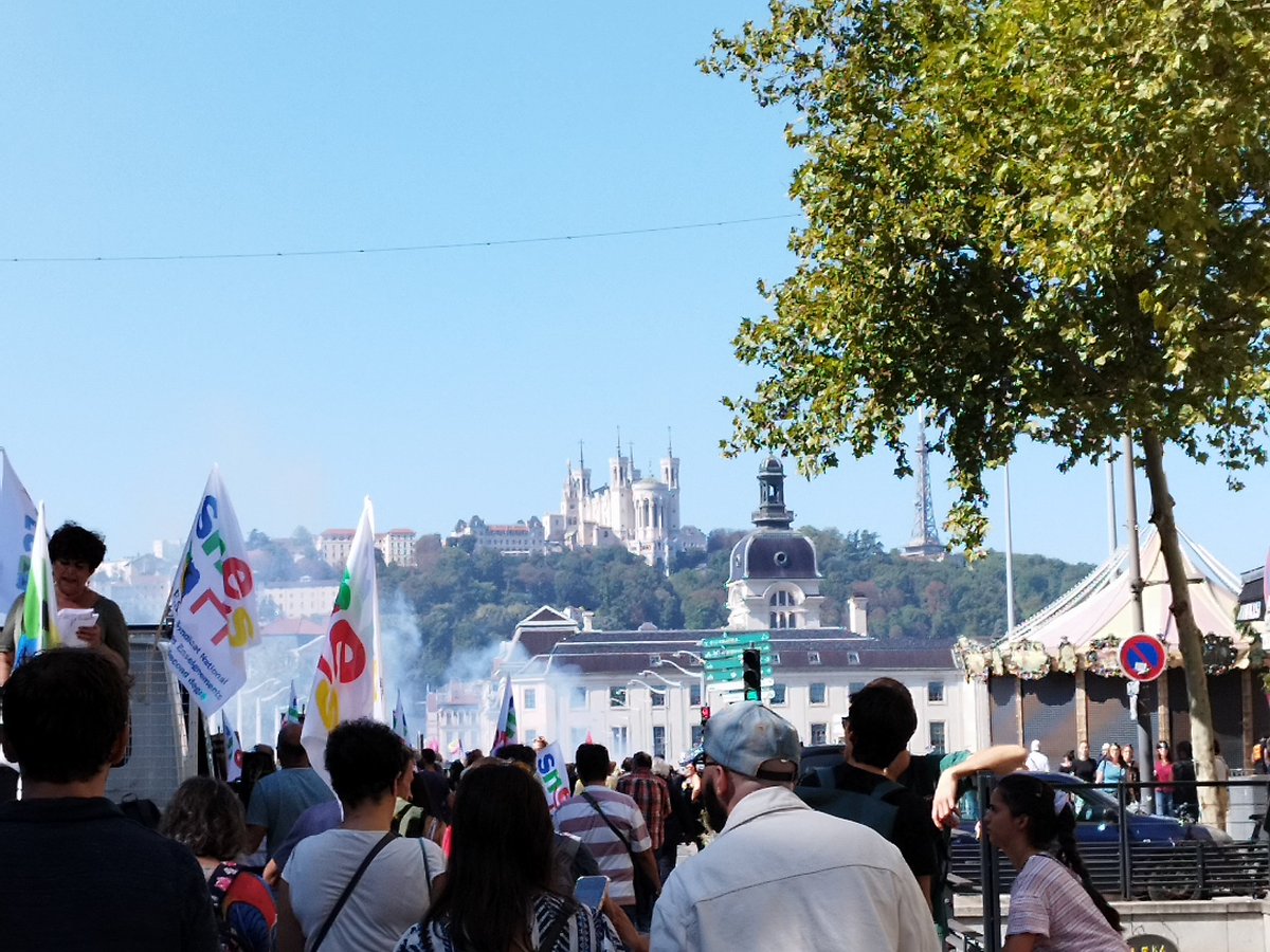 DelphHnD's tweet photo. #lyon #18septembre https://t.co/xvm104N9Pf