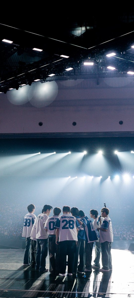 pearlaquapanda_'s tweet photo. Made some SuJu wallpapers from this picture 🥹🥹

#SUPERJUNIOR #슈퍼주니어 #SS10 #슈퍼쇼10 https://t.co/csW31znzQg