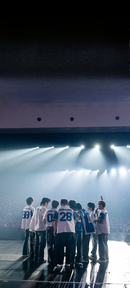 pearlaquapanda_'s tweet photo. Made some SuJu wallpapers from this picture 🥹🥹

#SUPERJUNIOR #슈퍼주니어 #SS10 #슈퍼쇼10 https://t.co/csW31znzQg