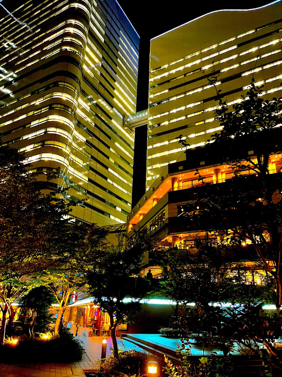 SK4463's tweet photo. 今日は全然うまくいかなかった。

そう感じる日、きっと誰にでもあると思います。

シナリオ通りに動いてるのに乗れない
焦って飛び込んで失敗する
「わかってたのに…」と自分にがっかりしたり。

私も、同じような気持ちを何度も味わってきました。
気づけば、自分だけが取り残されてるような気がして‥

でも、そんな日々を何度も超えてきたからこそ今があります。

だから伝えたい。
今日うまくいかなく��も、それは「失敗」じゃない。
ただの「通過点」

積み重ねた悔しさは、いつか「揺るがない軸」に変わります。

今はまだ結果が見えなくても、前を向いて、明日も積み上げていけば問題なし。

「まだで���る」と自分を信じて動いた人だけが、最後に勝ち残ります。

P.S
明日は日銀会合が控えているので、午前中に重要ポイントをまとめたポストを行う予定です🙆‍♂️

見逃したくない方は「いいね」押すと、タイムラインに流れてきますよ👍

お疲れ様でした。