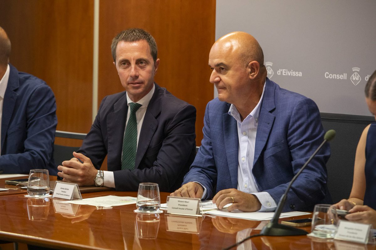 Ll_Galmes's tweet photo. Feim una decisiva passa més contra el lloguer turístic il·legal a la nostra illa.

A partir de mitjan octubre, gràcies a l’acord que vàrem assolir amb @airbnb_es , s’eliminaran tots els anuncis d’allotjaments que no tenguin llicència turística.

Aquesta és la segona fase d’una col·laboració pionera que permetrà retirar milers de publicacions irregulars. Una acció contundent que reforça el nostre objectiu de fomentar la convivència a la nostra illa, en benefici dels residents i de tots els usuaris de la plataforma.