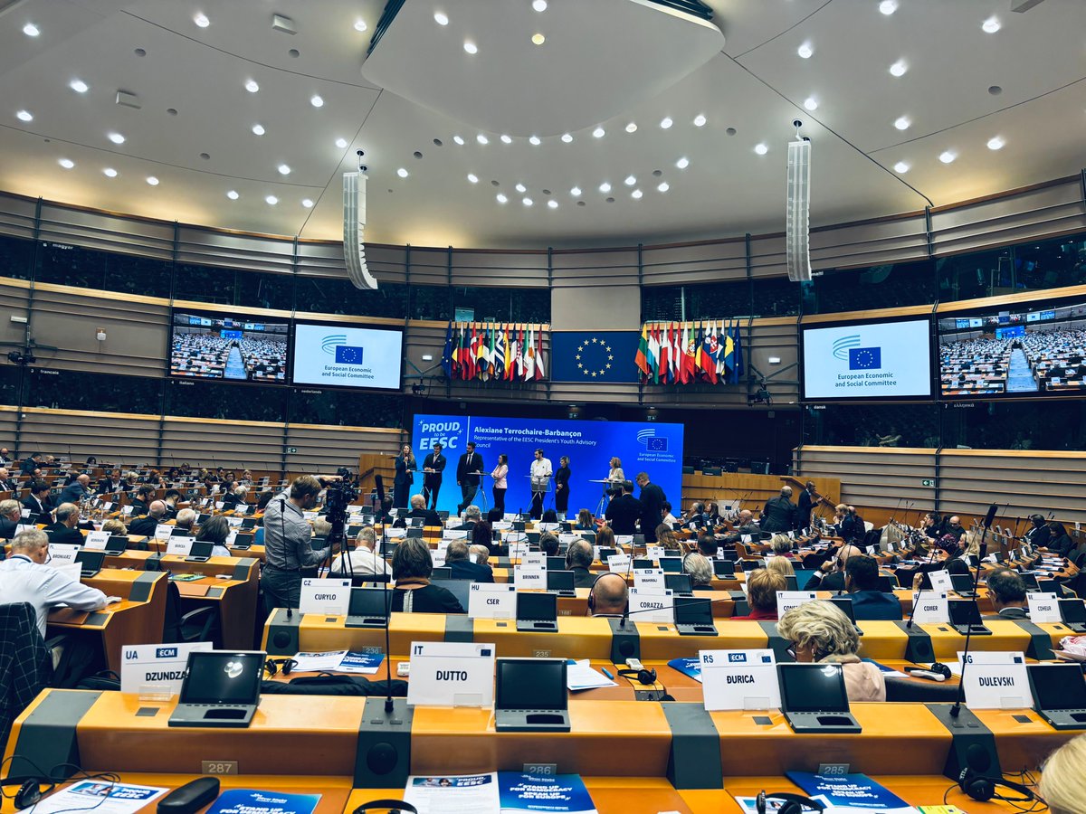 miroslavhajnos's tweet photo. Five years full of challenges, achievements, debates and dialogue have come to an end. During the EESC September Plenary Session at the @Europarl_EN in Brussels, we held our End of Mandate Ceremony – a moment to celebrate what we built together, how to create a more social and competitive EU, put youth at the heart of democracy and amplify the voice of #EUCivilSociety.

Looking ahead, the @EU_EESC stressed that the EU must continue evolving – becoming more resilient, socially cohesive and globally competitive, while staying true to its founding mission of peace, democracy and the rule of law. Civil society will remain at the heart of this transformation, making sure that Europe’s future is fair, inclusive and sustainable.

My sincere thanks go to all 329 Members, colleagues and the dedicated EESC staff. It wasn’t always easy, but it was worth it – and many challenges still lie ahead. Proud of what we achieved. Proud to be EESC.