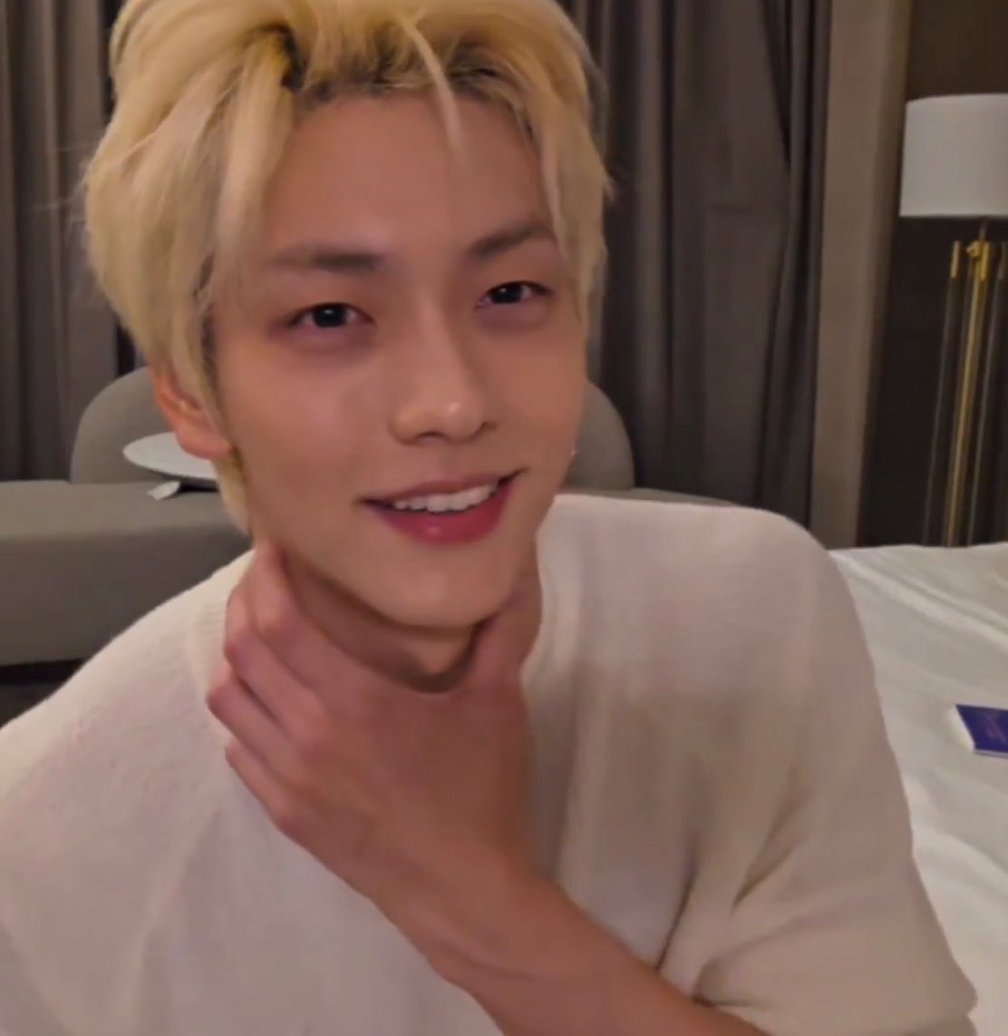 soobinishome's tweet photo. i can't move on https://t.co/eTfjZTsSqd