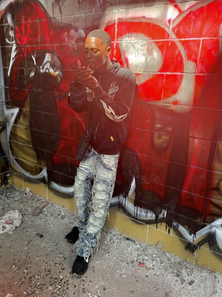dbanddzzzzz's tweet photo. turn me up on here mfs keep reporting my ig🤦🏾‍♂️😕😕 #KCMissouri  #StLouis #dallas #kcmtl  #estl https://t.co/jCXnkTVATA
