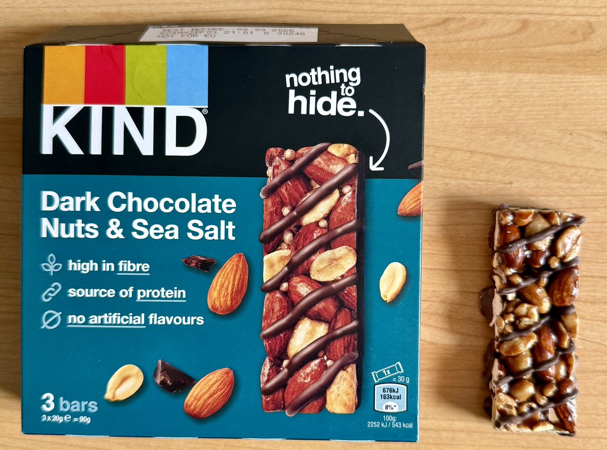 NeilFra97674870's tweet photo. ‘nothing to hide’ it says on the box, apart from there being room for 6 tiny bars inside instead of 3 tiny bars.
#KindSnacks #Mars - consider yourselves delisted. https://t.co/vBZs95MGmE