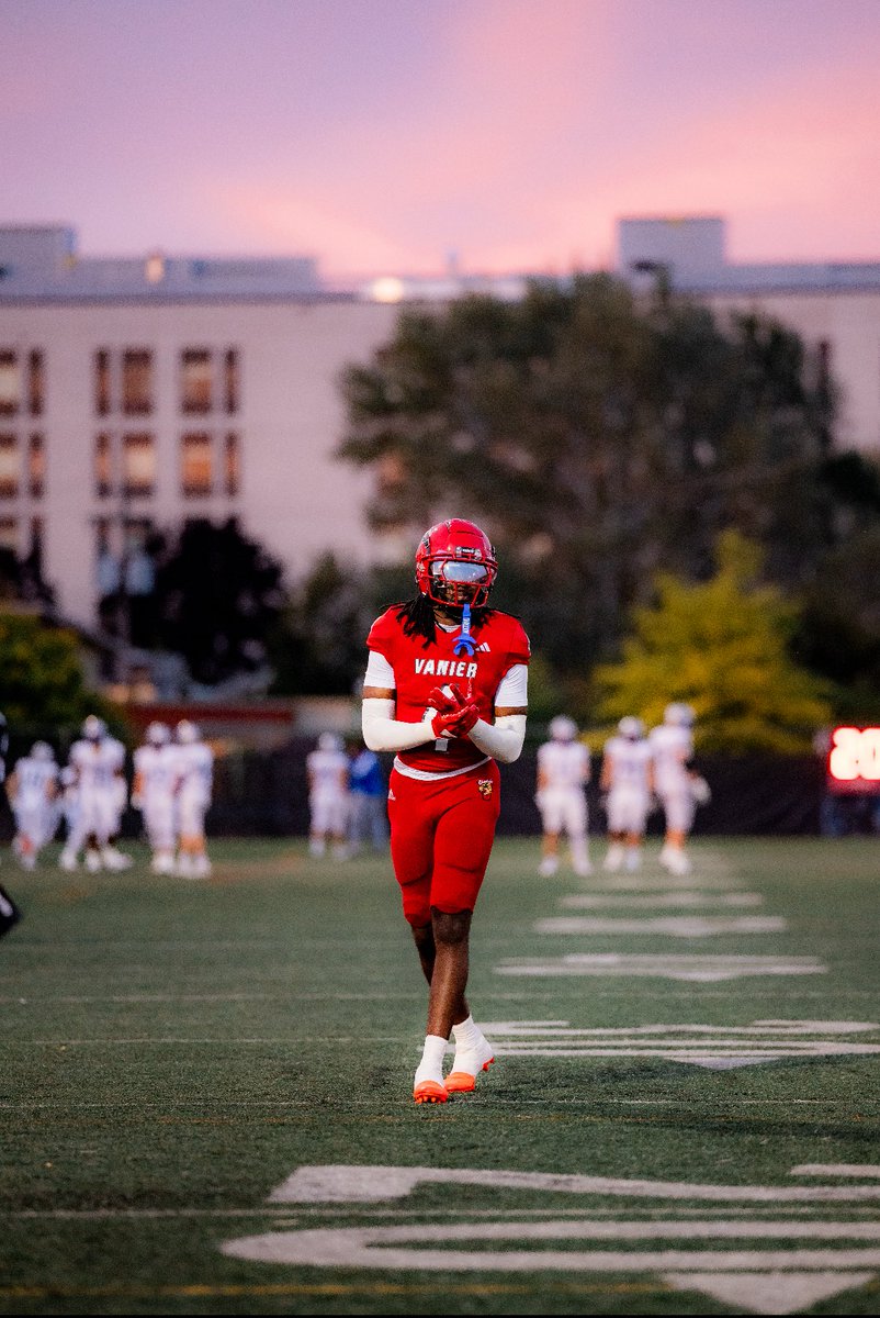 hudl.com/v/2ShS5b

Weeks 1-3

2 Int, 2FF, 1 Sack &amp; PBU, 4 TFL, 15 TKL

<a href="/CoachJoeVC/">Joe Culzac</a>  <a href="/CoachJeanSG/">Coach Jean / Maroons AC Academy</a> <a href="/CoachSpringer_/">Coach Springer</a>  <a href="/jay_agenor/">Jean R. Agenor (Jay) 🇭🇹 🇨🇦</a> <a href="/ECWagnac/">Emmanuel Cazeau-Wagnac</a> <a href="/ChadSimmons_/">ChadSimmons</a> <a href="/TomLoy247/">Tom Loy</a> <a href="/SWiltfong_/">Steve Wiltfong</a>