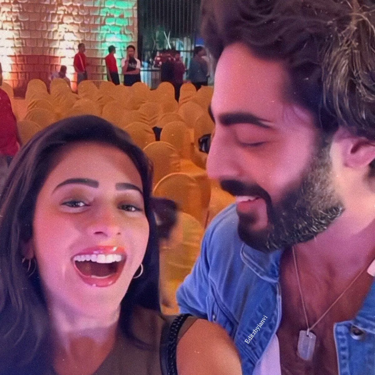 khwaabhumai_'s tweet image. He looks at you !!!, but does he looks the way Krushal looks at Hiba ???!!🥹💗✨️❤️‍🩹
.
.
🏠❤️‍🩹

.
.
.
.
TAGS 🏷 
#KrusHi
#RuNak 
#Jhanak 
#HibaNawab #KrushalAhuja #ITA2025KRUSHALAHUJA #ITA2025HIBANAWAB