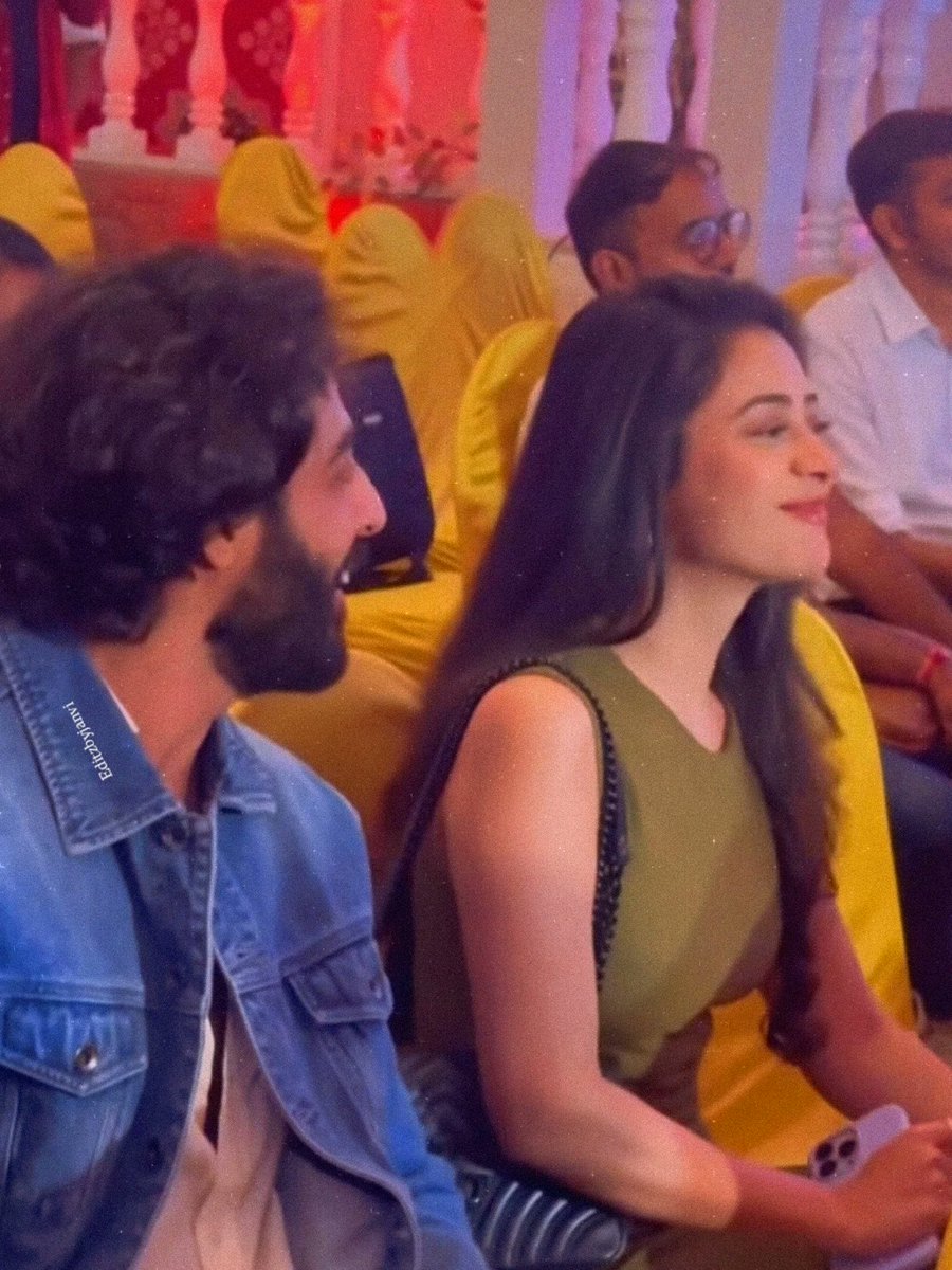 khwaabhumai_'s tweet image. He looks at you !!!, but does he looks the way Krushal looks at Hiba ???!!🥹💗✨️❤️‍🩹
.
.
🏠❤️‍🩹

.
.
.
.
TAGS 🏷 
#KrusHi
#RuNak 
#Jhanak 
#HibaNawab #KrushalAhuja #ITA2025KRUSHALAHUJA #ITA2025HIBANAWAB