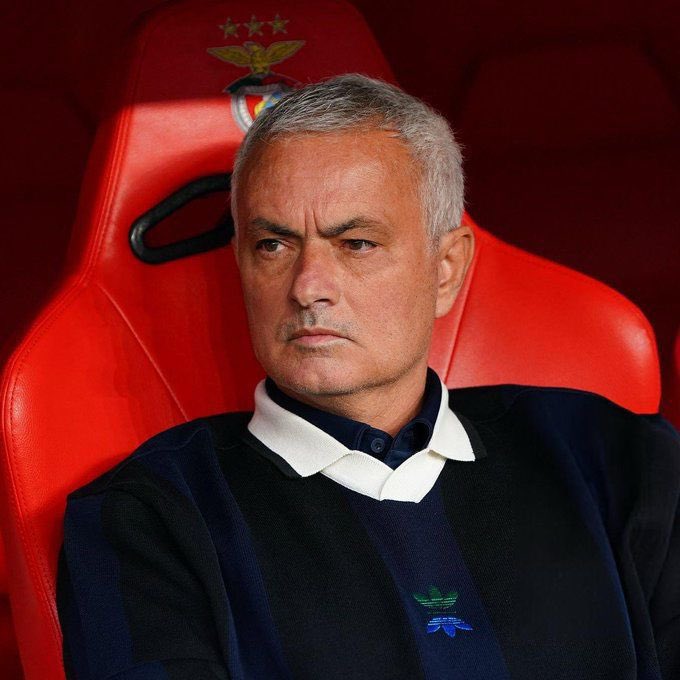 Benfica’nın yeni teknik direktörü Jose Mourinho oldu.