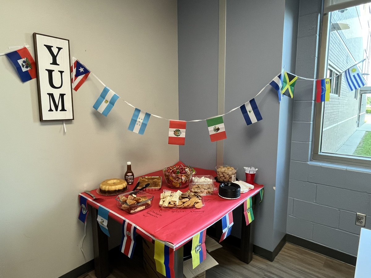 JAbarcaHJH's tweet image. What a great way to kick off Hispanic Heritage month at Haskett! 

#WeAreHaskett #HispanicHeritage 
@HaskettJH