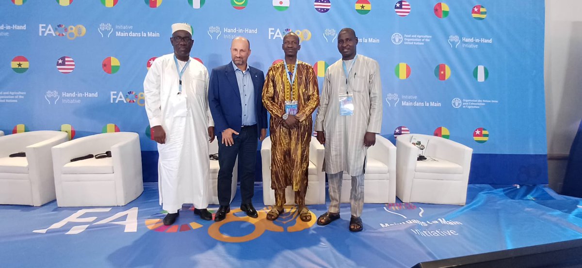 Délégation du #Niger participe au forum régional d’investissement Main dans la Main à Abuja. Un événement organisé par la <a href="/FAO/">Food and Agriculture Organization</a> pour mobiliser des financements destinés à transformer les systèmes agroalimentaires en Afrique de l’Ouest et au #Sahel
#HiHForum2025 #ZeroHunger