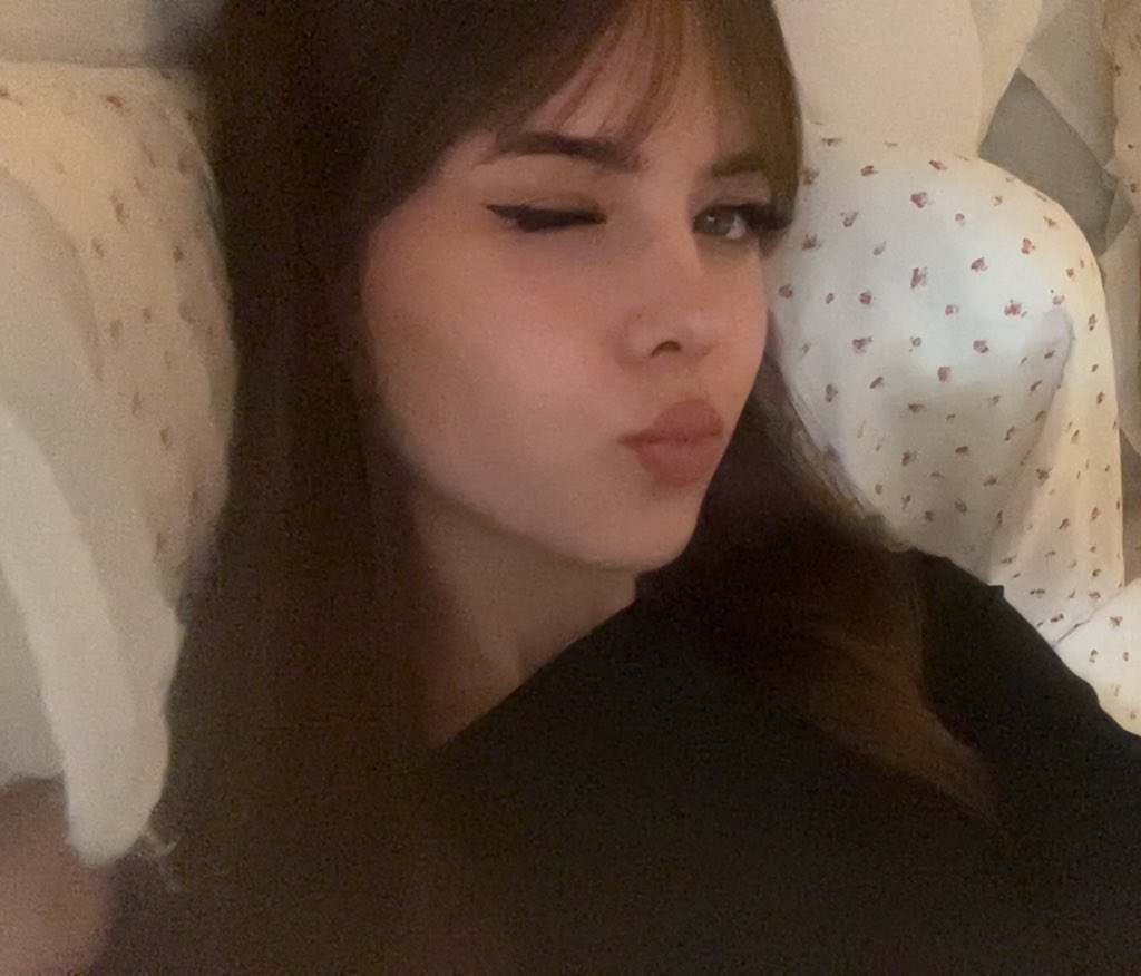 adriaarose's tweet photo. want a three didget send !! https://t.co/Bjwp9LSTRe