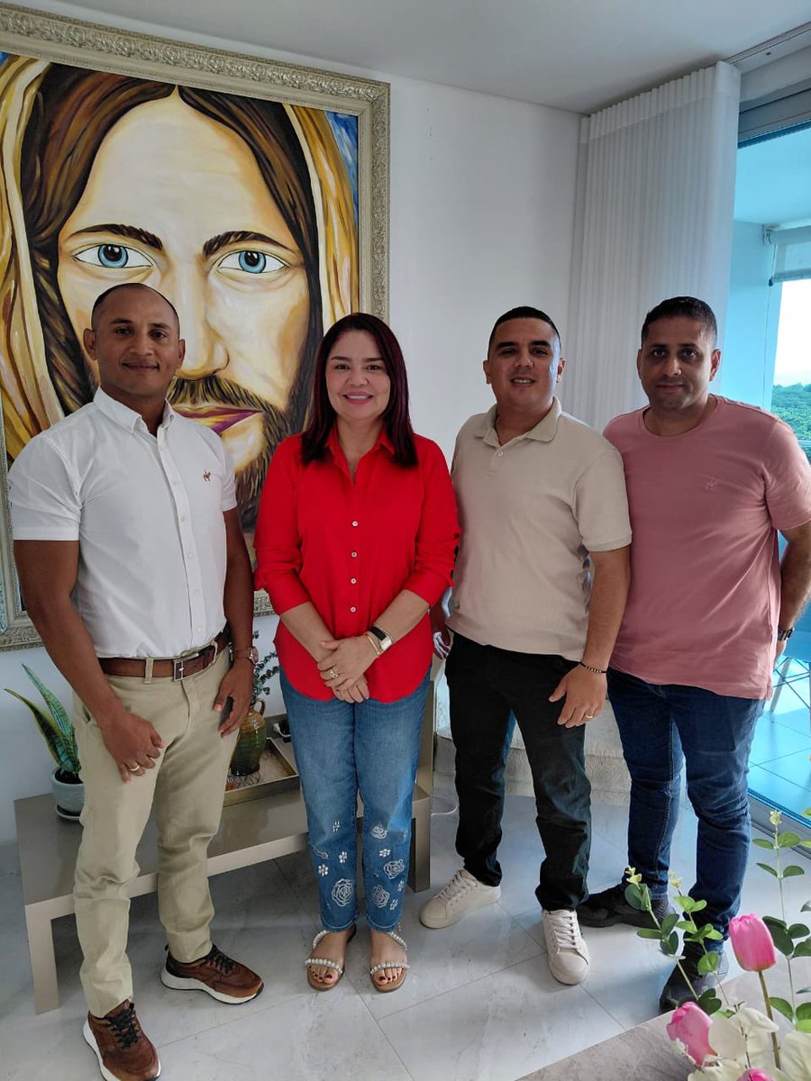 ORobayo1983's tweet photo. Agradecemos a la HR @coteskaryme por su atención y compromiso con nuestro sueño por dignificar el derecho  pensional del cuerpo de custodia y vigilancia de @INPEC_Colombia #pension20años @UtpcolombiaOrg seccional #sincelejo
#lovamosalograr https://t.co/RRIO2mfj6g