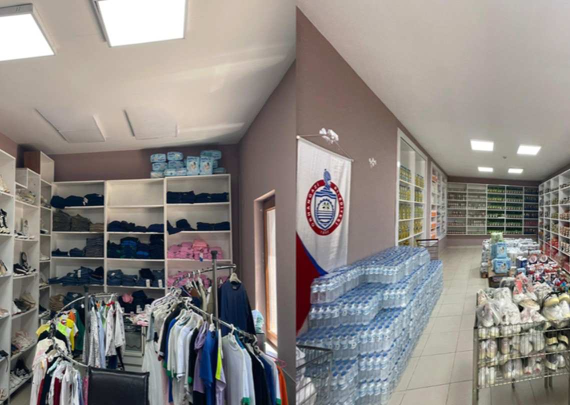 SeferiKeci's tweet photo. "Derinleşen yoksulluk karşısında gıda bankacılığı umut vadediyor"

 https://t.co/3hznnG6BY7

Aile Bakanlığının verilerine göre Türkiye’de aşırı yoksulluk sınırı altında yaşayan hane sayısı 3,6 milyon. Bununla birlikte dört kişilik aile için yoksulluk sınırı olan yaklaşık 90.000 liranın altında gelirle yaşamını sürdürmek durumundaki nüfusun oranı yüzde 86. Bu tablo karşısında yoksulluğa karşı mücadelede dayanışmacı modeller daha da önem kazanıyor. Ayşegül Erkaya Arslan’ın Küresel Gıda Bankacılığı Ağı’nın Türkiye’deki uygulamalarını incelediği çözüm haberini Seferi Keçi okurlarıyla paylaşıyoruz.