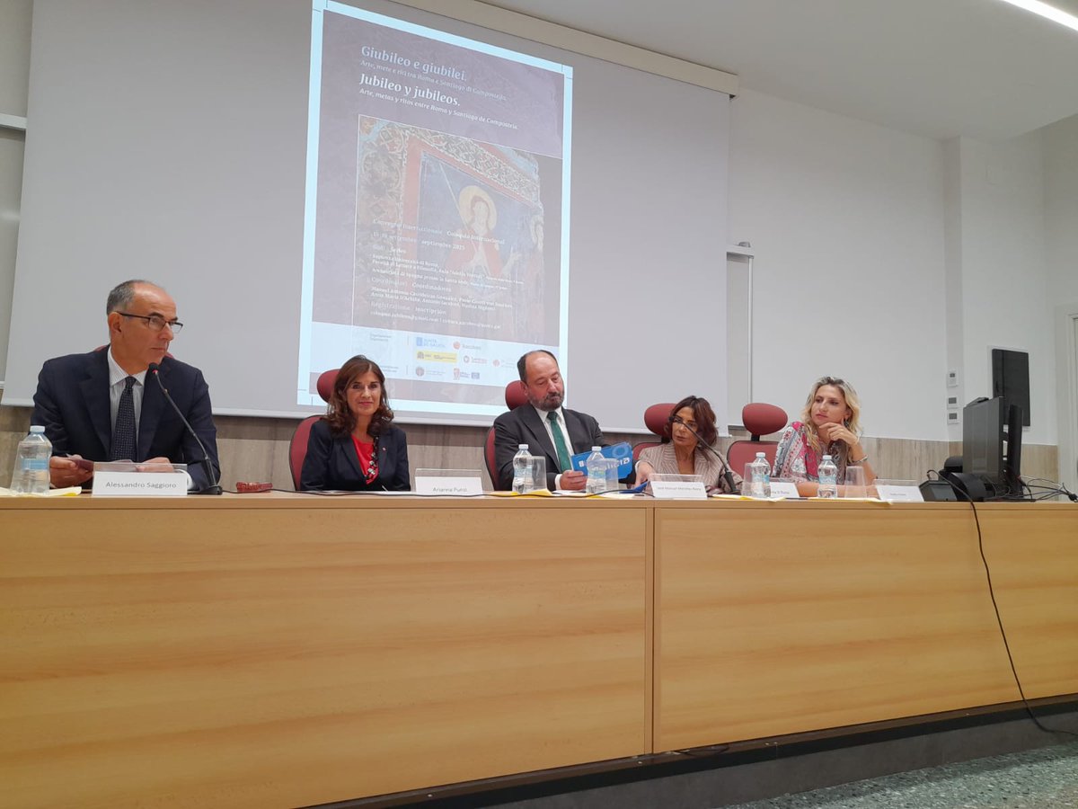 Italy in Spain tweet media