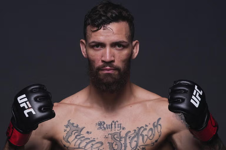 MMA__SimNews's tweet photo. Otysm (3-0) @AloeVeraMMA
Otysm just got KO wins on Back-To-Back Sim shows. #UFCSim34 in Vegas and #UFCSim35 in NYC on Short Notice. He took a combined 100 seconds to take out two highly regarded prospects. Otysm is creeping up the ladder at LW, already being ranked 9th https://t.co/fe52MPQUng