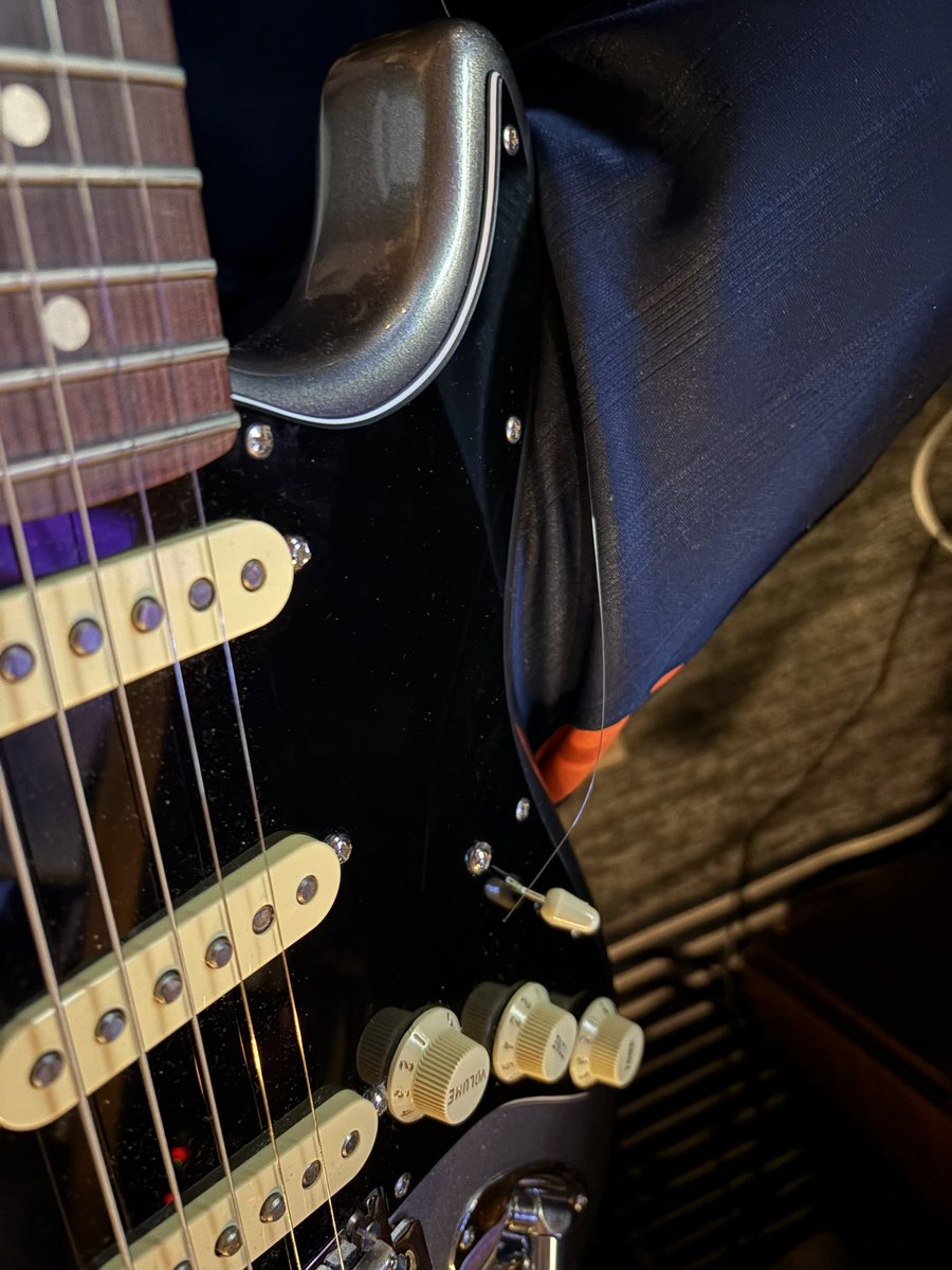 弾いてて弦切れたの初めて