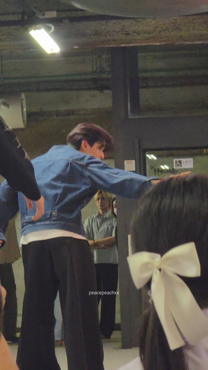 ปอง กลับบ้านเถอะ ก่อนที่ไม่ได้นอนในบ้าน กลับเถอะปอง ปอง เชื่อแม่ ปอง กลับบ้าน ไอปอง ตัวใครตัวมันนะโว้ย