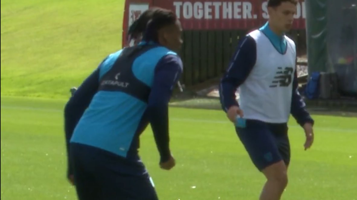 Gabe Osho in training this afternoon. 

BBM stated earlier today that the defender was a question mark ahead of this weekend. 

#CardiffCity