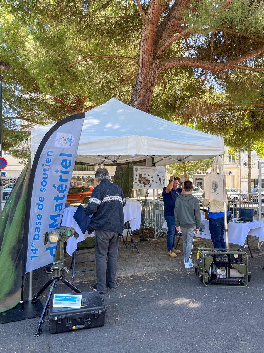 14eBsmat's tweet photo. ☀️ La 14e BSMAT était au Forum Défense &amp; Sécurité de Châtellerault ce 18/09 !
🤝 Une belle 1ʳᵉ collaboration avec le CIRFA Terre de Poitiers pour mettre en avant nos missions et opportunités.
🙏 Merci à la Mission Locale Nord Vienne pour l’organisation !
#Défense #Recrutement https://t.co/siZXxhULfX
