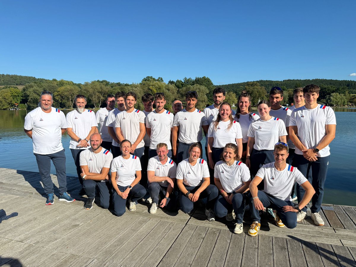 🚨 L'équipe de France 🇫🇷 #Descente est prête pour le Championnat du Monde 🌍 Sprint 💪🌊

#OëkaLaTribu retrouvez le programme des bleus en story 👀