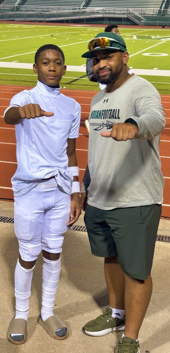 KrisBoobie's tweet image. Building a Legacy takes time.. &amp;amp; if you’re lucky during your journey you’ll have mentors, brotherhood, &amp;amp; coaches to help keep you on your toes. Big win over Red Oak  #hachie #howard #gmwinningtd 

@TXTopTalent @TXRecruits @TXMSSports @TXMSSports   @TXTPShow @CSAPrepStar