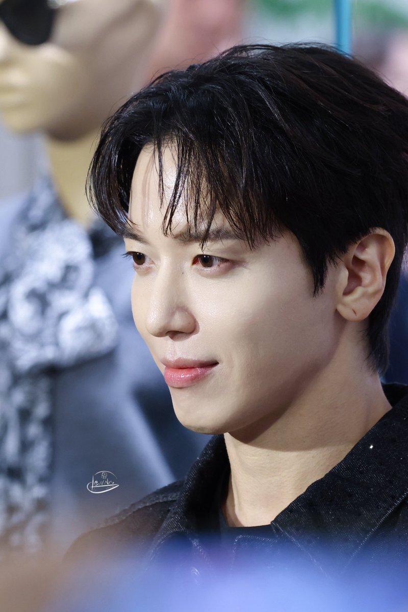 Lennn_622's tweet image. 20250918 Michael Kors Taipei 101 flagship store reopening party

Thank u for inviting @JYHeffect 💞

#정용화
#JUNGYONGHWA
#MICHAELKORS