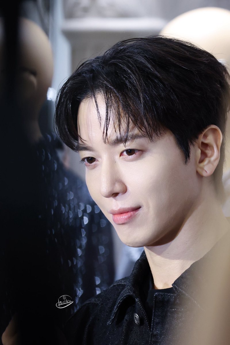 Lennn_622's tweet image. 20250918 Michael Kors Taipei 101 flagship store reopening party

Thank u for inviting @JYHeffect 💞

#정용화
#JUNGYONGHWA
#MICHAELKORS