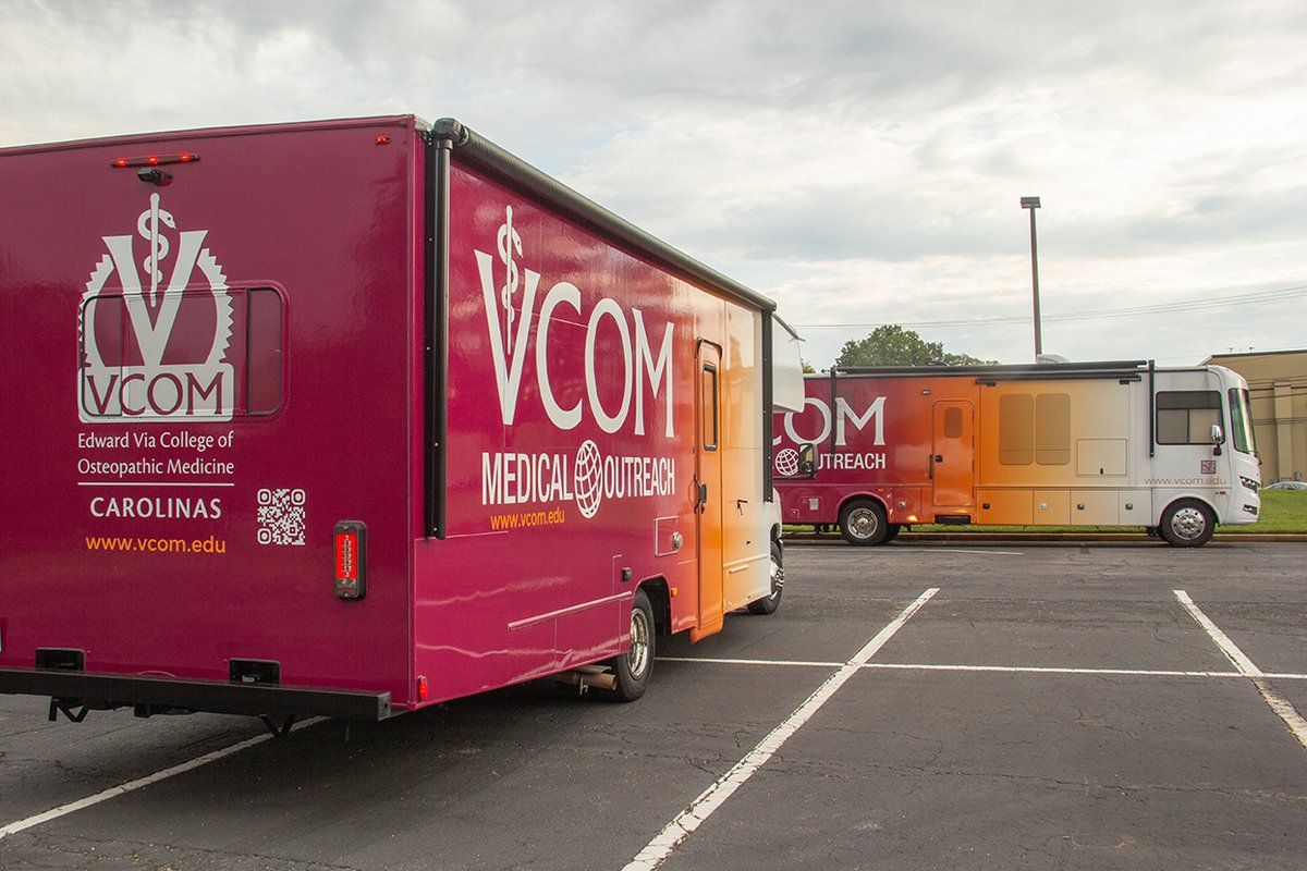 VCOMCAROLINAS's tweet photo. Our new Mobile Medical Unit has arrived! This smaller clinic-on-wheels joins our beloved Lola in bringing healthcare to communities in need. VCOM students and faculty are thrilled to expand access to care where it’s needed most.

 #VCOMOutreach #MobileMedicine #MedicalOutreach https://t.co/6YN8E0zIoL