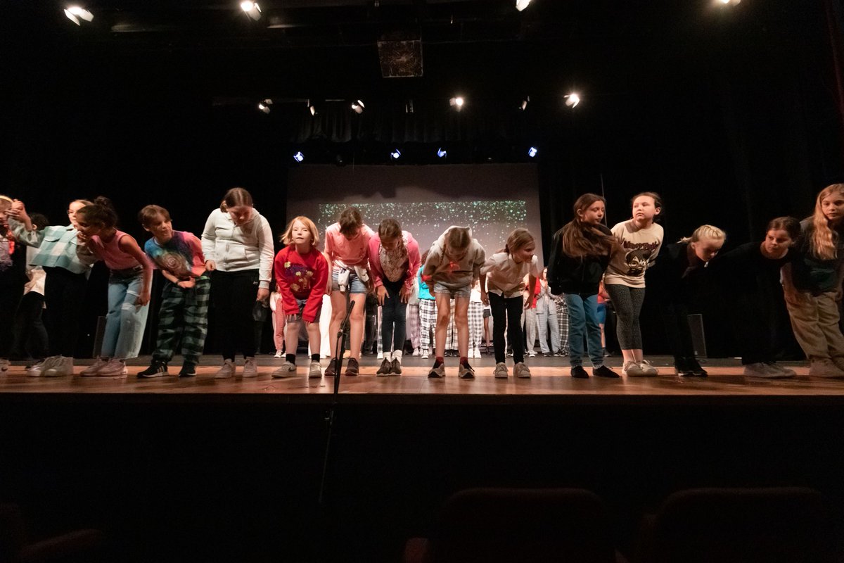 Can you believe October half term is only 5 weeks away? 🍂✨

It’s the perfect time to start planning something exciting and creative for your young performer!

Stay connected by visiting dramaclasses.biz/workshops and adding the page to your Bookmarks Bar! 🌟

#ActingWorkshops