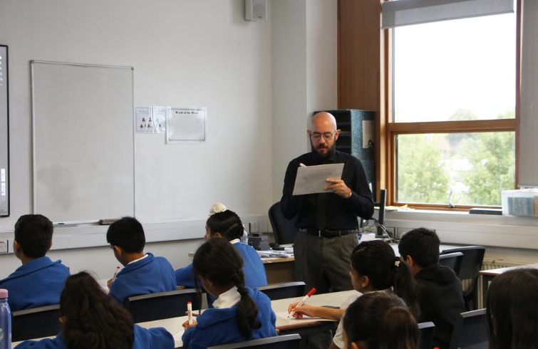 DormersWellsHS's tweet image. YEAR 6 ACTIVITIES WEEK📚

Yesterday saw @_DWPS_ and Beaconsfield Primary School enjoying Drama, French, English, Spanish and PE.  

#Year6ActivitiesWeek #OpenEvening