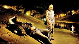 Cómo resistir al olvido

El último blues del Croata es un retrato entrañable y ácido de la vida y muerte de Drazen Dogan, un músico que alguna vez encendió la noche cruceña con su armónica y su carisma.

✅ Aquí el texto completo:  📎 ideastextuales.com/2025/09/18/com…

Suscripción gratuita