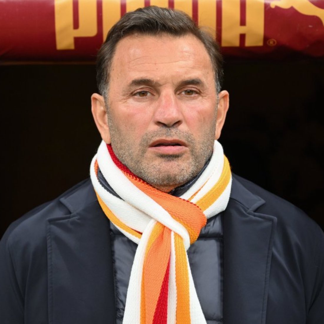 Galatasaray taraftarları, Okan Buruk’u istifaya çağırıyor.