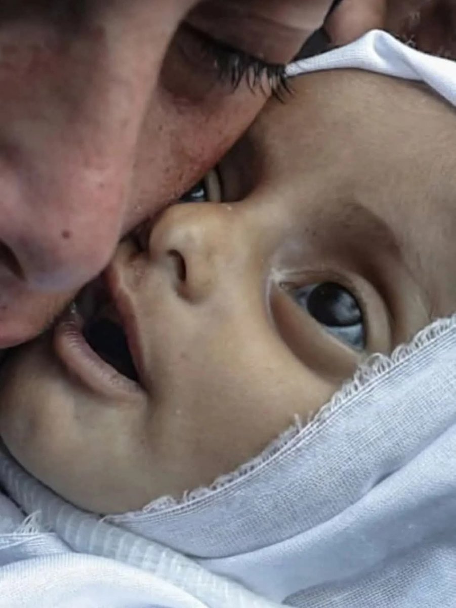 Gazzede hergün 28 bebek ölüyor, bu yılda 10.220 bebek demek ama siz bunu kafanıza takmayın savaşta çocuk mu yapılır diye dalga geçin Sol zihniyetin vicdanı gödüne kaçmış insanlığını kaybetmiş aşağılık oevladları....