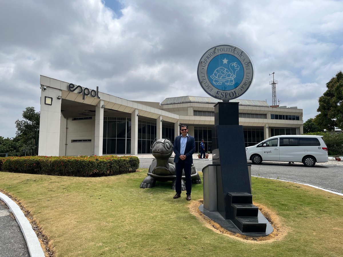 i3labespol's tweet image. 🌍🤝 ESPOL recibió la visita del Mgs. Jinmy Bertrand, director de IINTEC de la UPNFM (Honduras), con el objetivo de explorar colaboraciones en innovación, emprendimiento y desarrollo tecnológico.

Lee más en: i3lab.org/noticias/2025/…

#i3labESPOL #CreaValorAhora