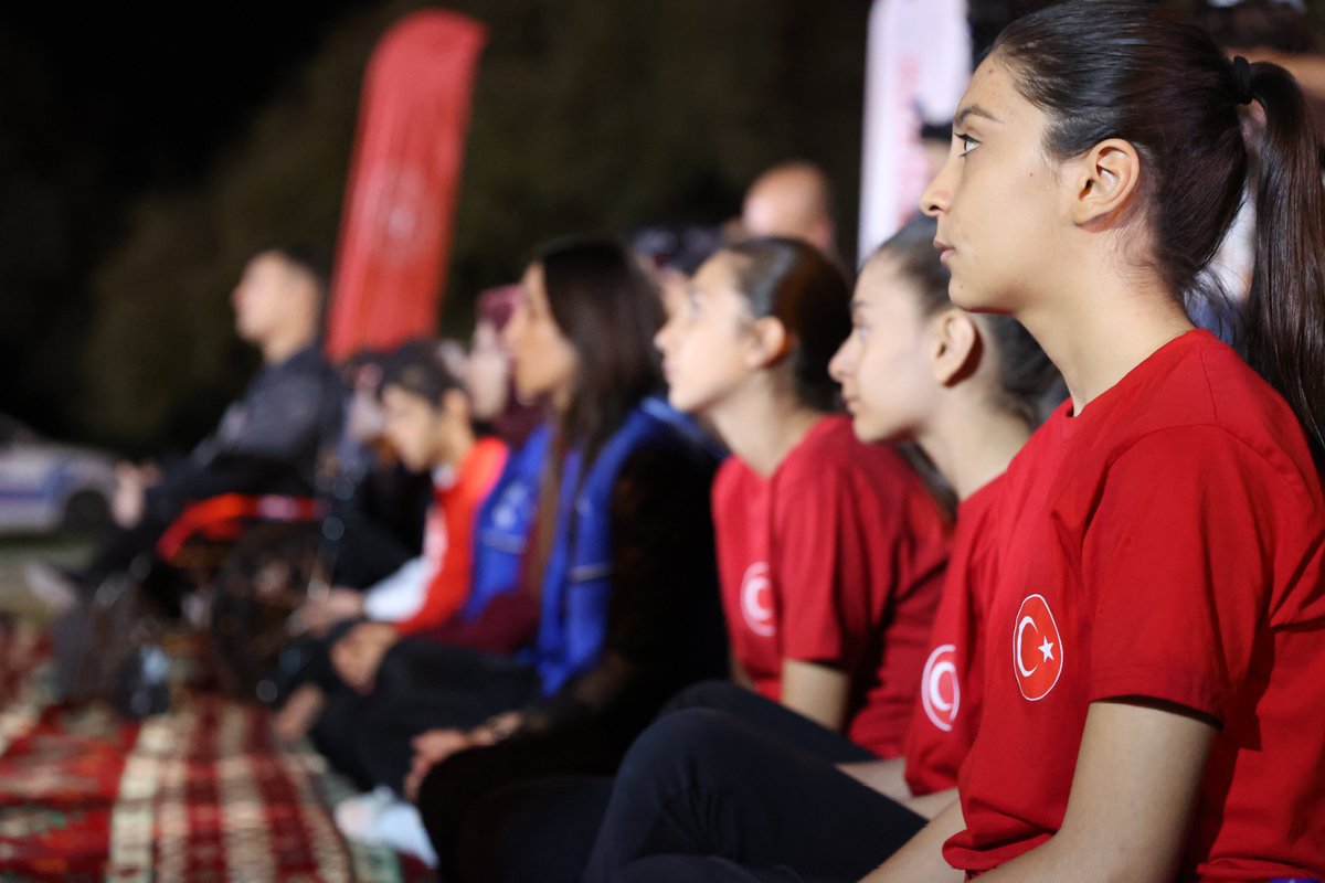 TCMusValiligi's tweet photo. Gençlik ve Spor Bakanımız Sayın Dr. Osman Aşkın Bak'ın katılımıyla ilimizde gençlerimiz ve sporcularımız için düzenlenen “Gençlik ve Spor Buluşması” programından kareler.📸#Muş
@gencliksporbak @OA_BAK

📍 Murat Nehri Sultan Alparslan Parkı / Kitap Kafe https://t.co/iiyTEyXfPO