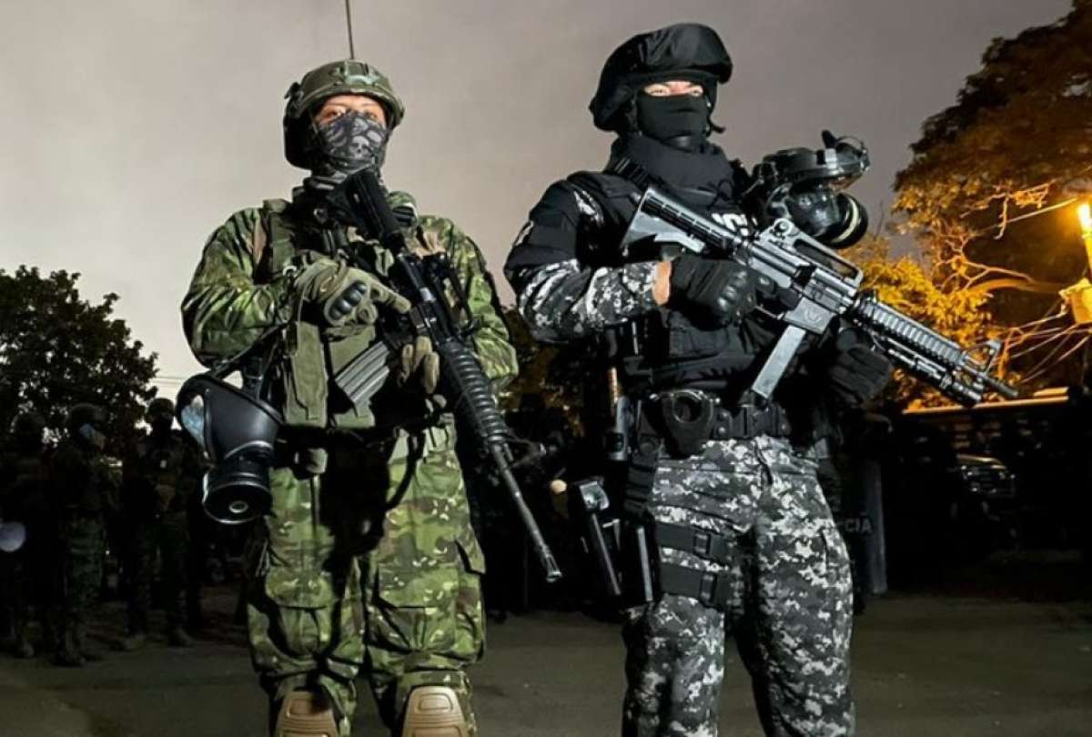 Libertador_Ec's tweet image. La CONAIE debe considerarse una Organización TERRORISTA

Quienes más están de acuerdo?🇪🇨✋️