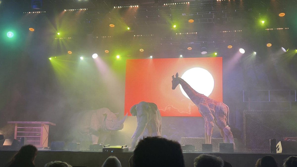 <a href="/theanimalguyz/">Theanimalguyz</a> yet again you guys did not disappoint! Thank you for another incredible show <a href="/Butlins/">Butlin's</a> Skegness tonight. See you next year!🦁🐉 #ReadyToButlins #savethemall ❤️