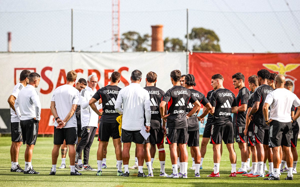 SL Benfica tweet media