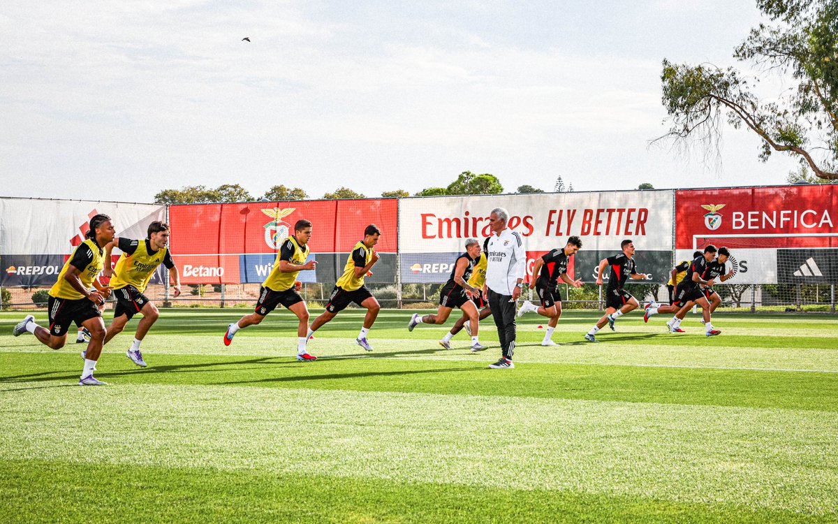 SL Benfica tweet media