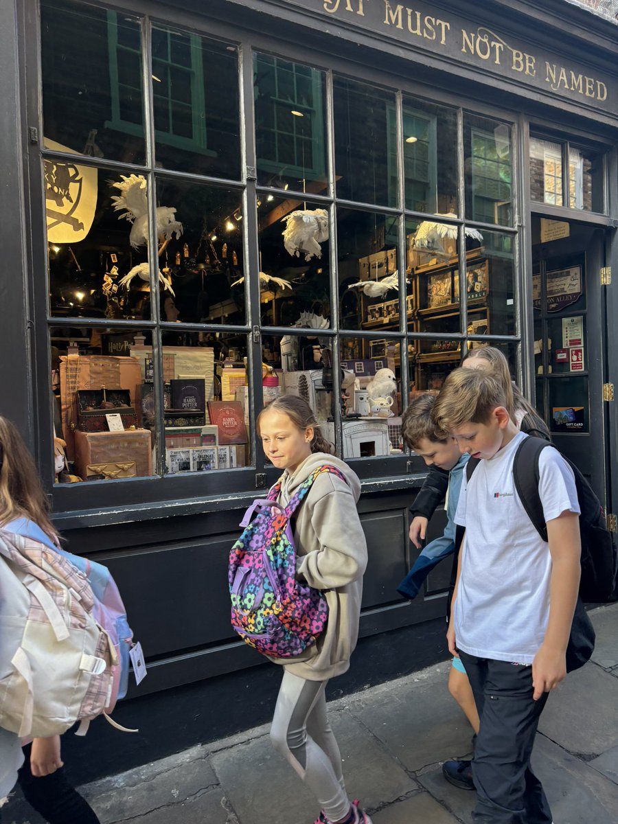 rowlandsmfield's tweet photo. A spot of shopping down the Shambles! https://t.co/LCaBKxP8Uy